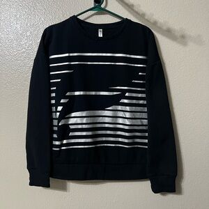 Fabletics Womens Snowshoe Pullover
Crew Neck Sweater M Silver Black
Stripe Logo.